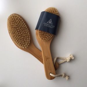 Conscious Coconut Essential Dry Brush